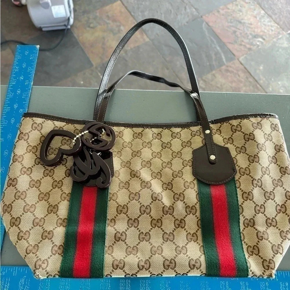 Authentic GG web tote- perfect for  holiday fun! Gucci charms include: G,❤️ & g - Picture 15 of 17
